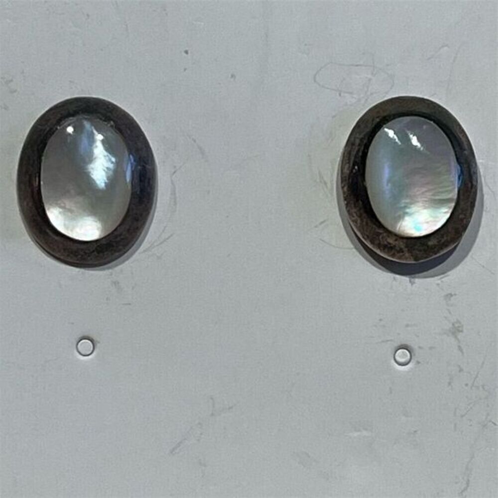 925‎ Sterling Silver Mother of Pearl Oval Stud Earrings Secure Backings